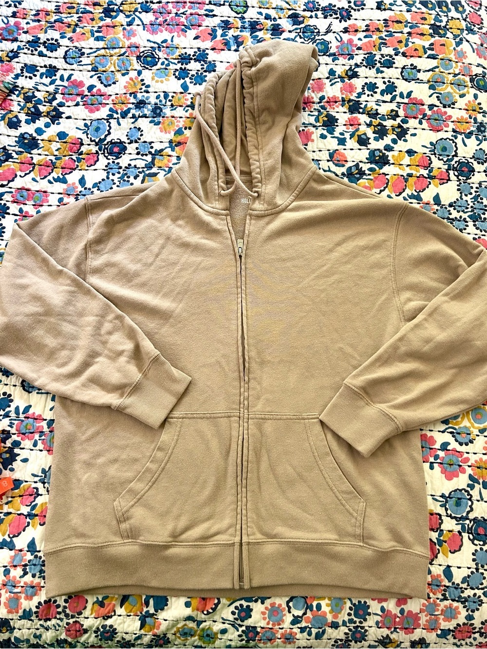 Hollister women’s relaxed Neutral Tan Zip-Up Hoodie size small EUC